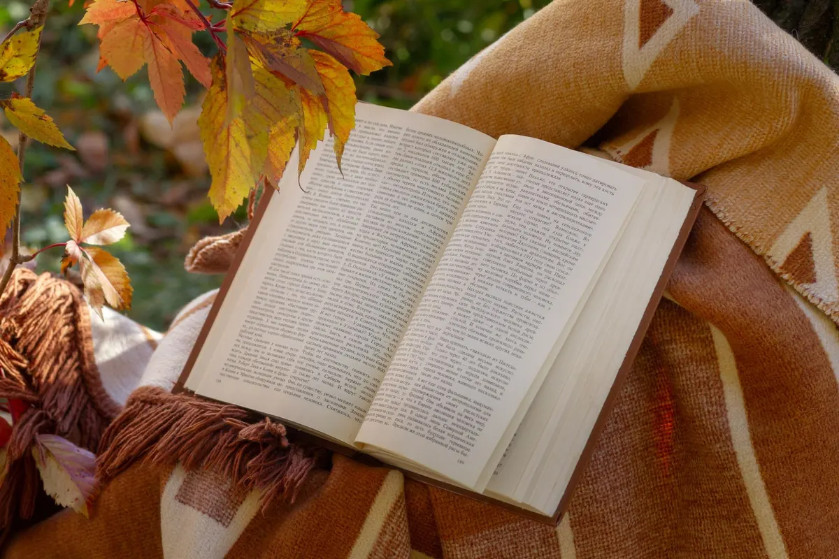 Autumn Reading Checklist: 10 Gothic Novels for Darker Nights
